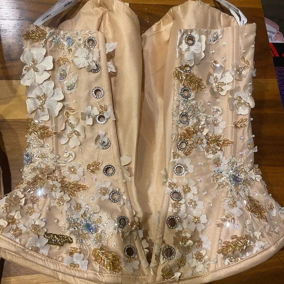 Elegant Pink Ball Gown - Picture 3 of 11